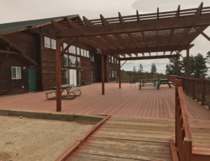Elkhorn Dinning lodge deck