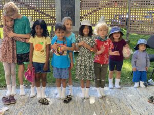 kids standing next to each other